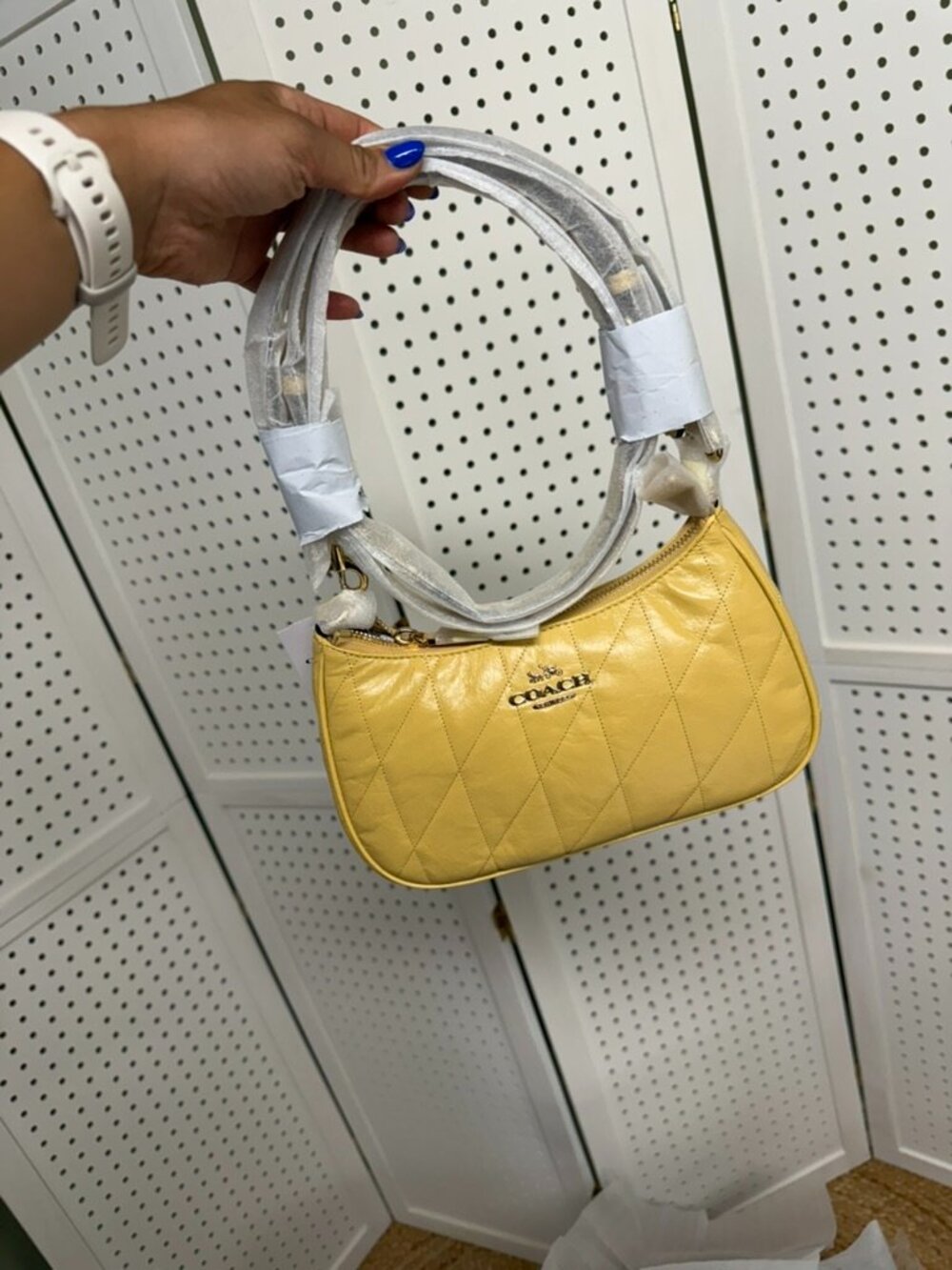Coach Teri Shoulder Bag With Quilting Crinkle Leather Gold Soft Yellow NWT - Picture 8 of 13